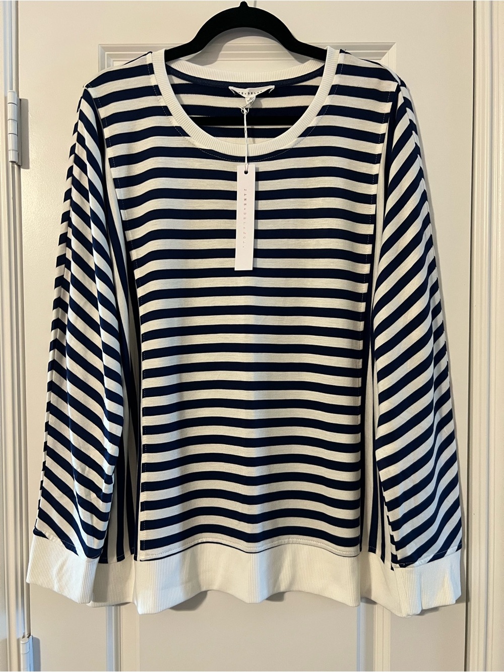 Contrast Stripe Long-Sleeve Knit Top - Navy & White